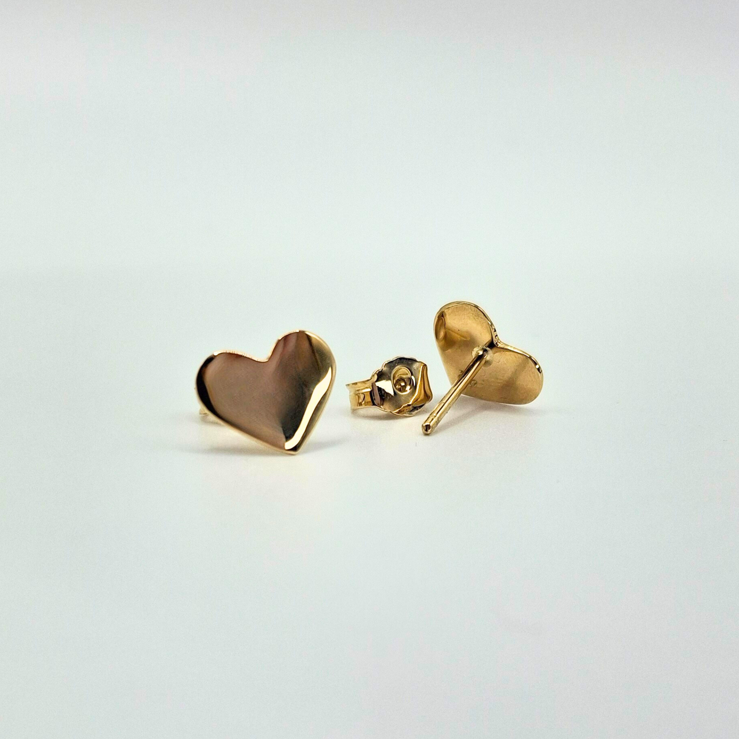 Aros corazón, oro italiano 18k con cierre mariposa