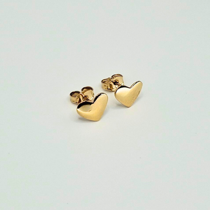Aros corazón, oro italiano 18k con cierre mariposa