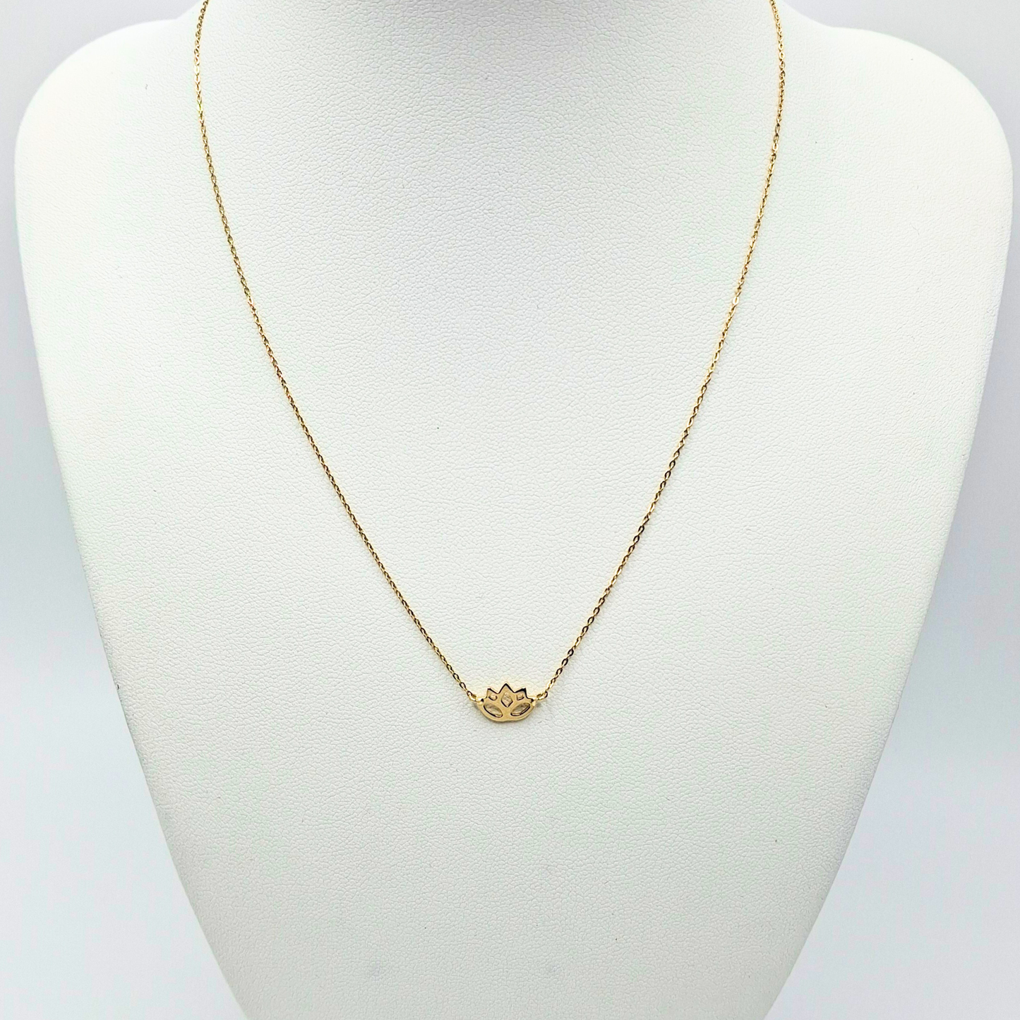 Collar modelo Flor de loto oro 18k, cadena forzatina 40 cm
