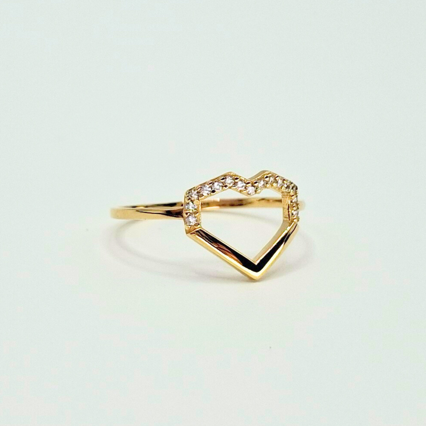 Anillo corazón geométrico con circones, oro 18k
