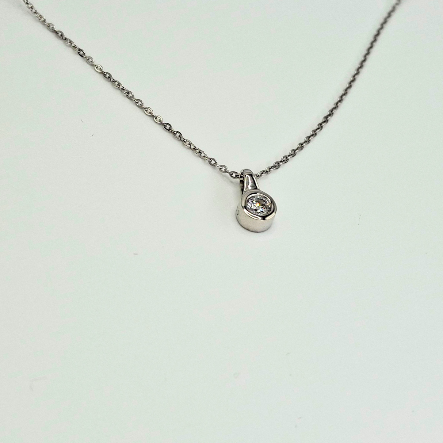 Collar Punto de luz valier, oro blanco italiano 18k