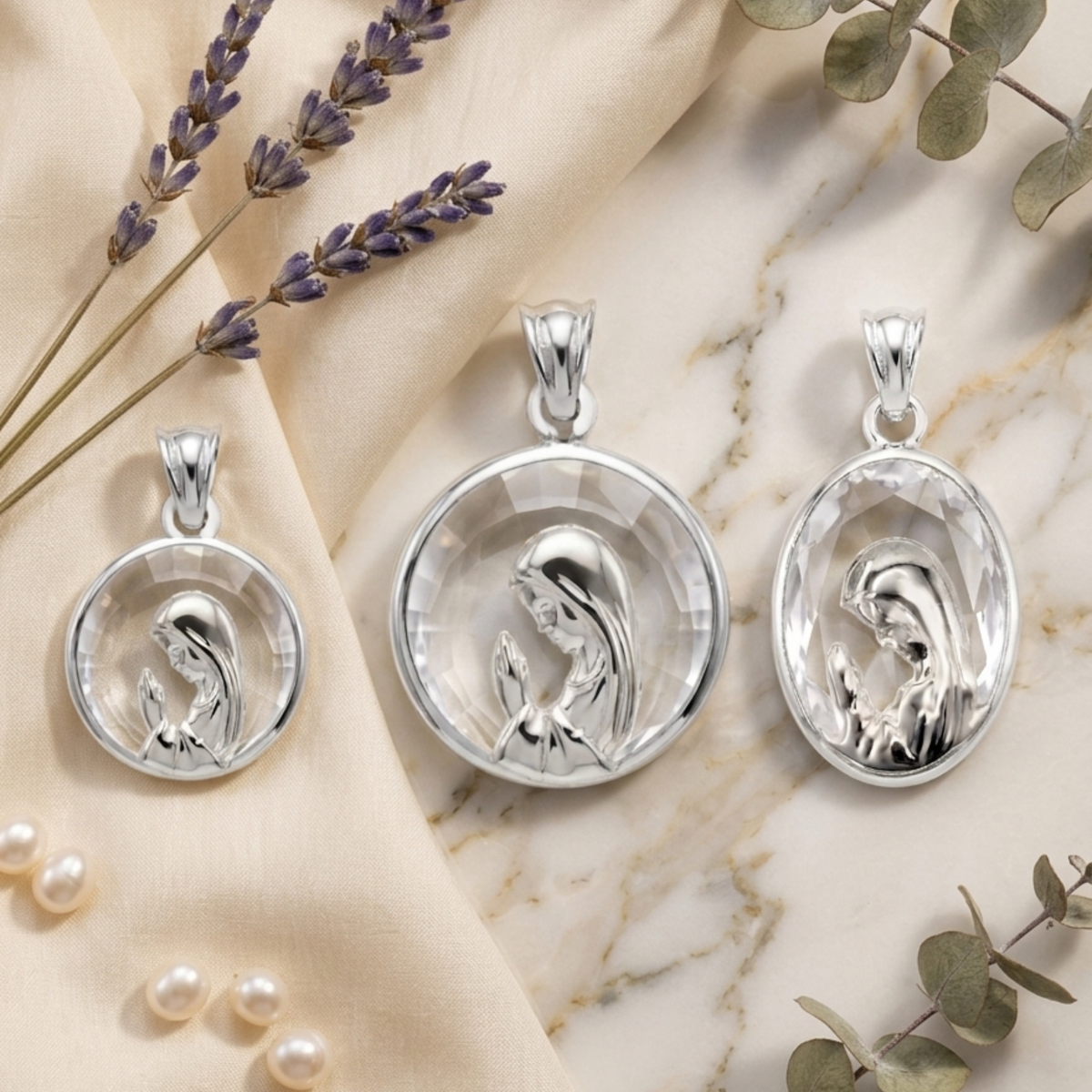 Medalla de Virgen Niña, Cristal y Plata circular
