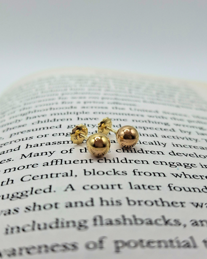 Aros Bolita, tope rosca de oro 18k