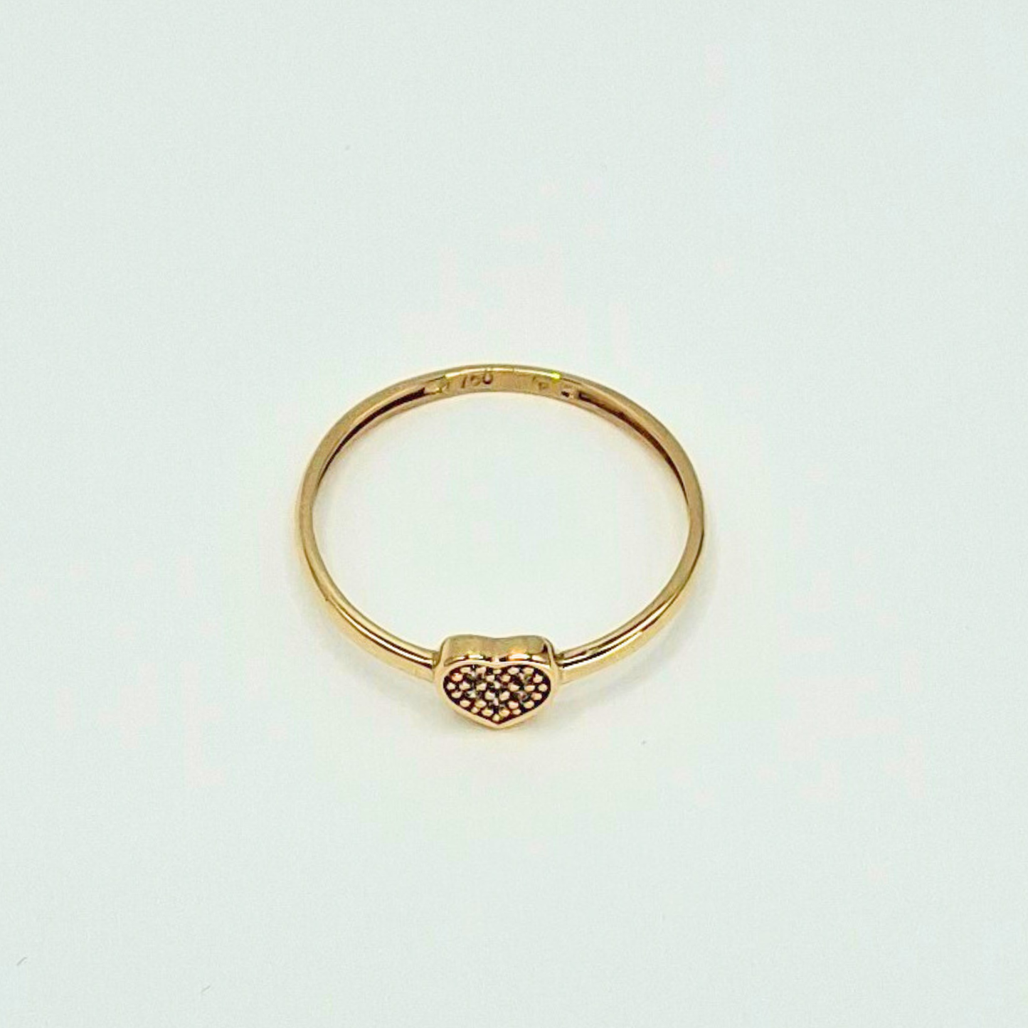 Anillo corazón P y circones, oro 18k