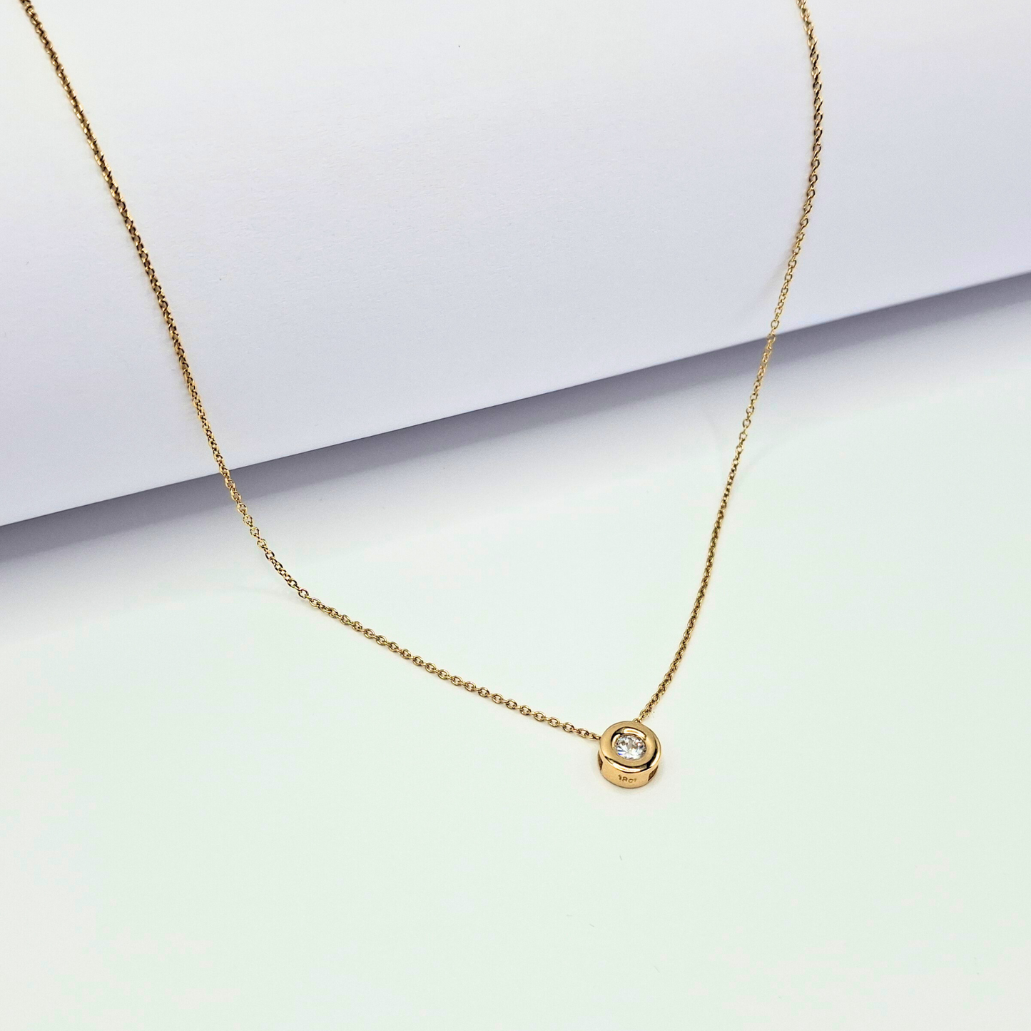 Collar punto de luz, oro italiano 18k