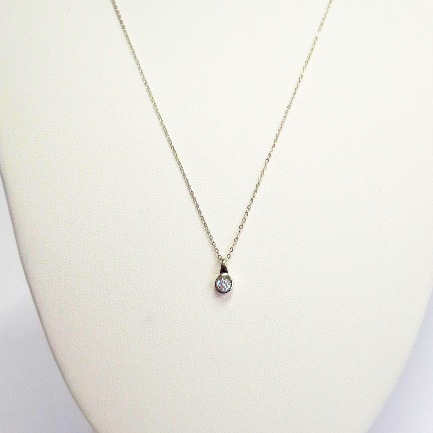 Collar Punto de luz valier, oro blanco italiano 18k